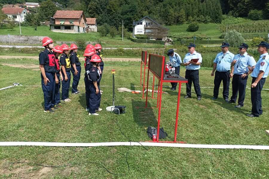 đurmanec-vatrogasno natjecanje i nogometni turnir (19).jpg