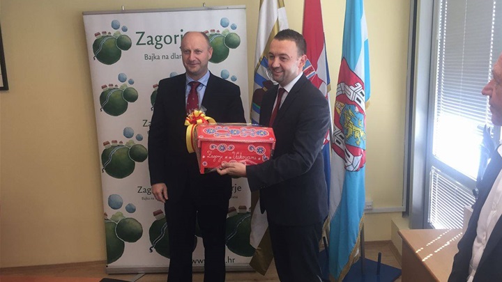 Donacija za Vodotoranj predana je zamjeniku vukovarskog gradonačelnika