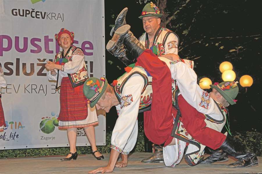 najava festival folklora.jpg
