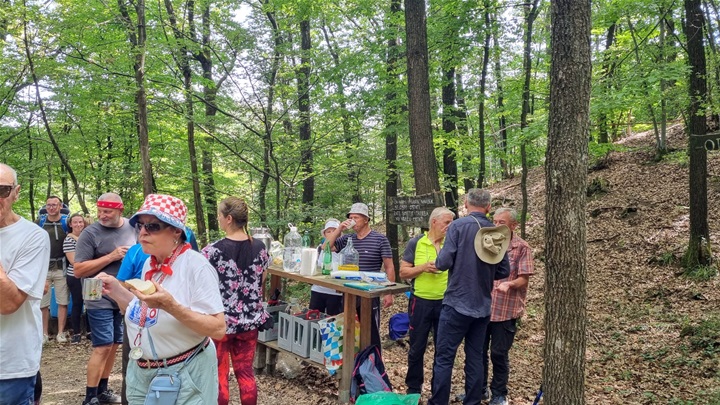 Bistričkom obilaznicom Za dušu i tijele Mirko Fulir devedesetak planinara 6.jpeg