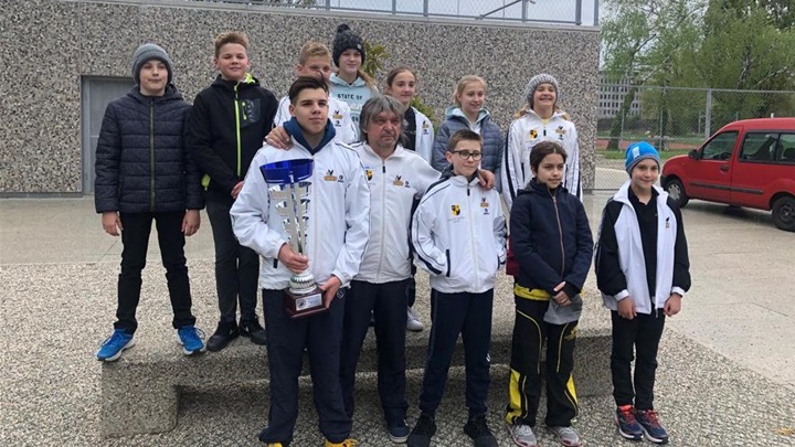 SPORT 14.4._PLIVANJE Ekipa Olimpa na Sveticama.jpg