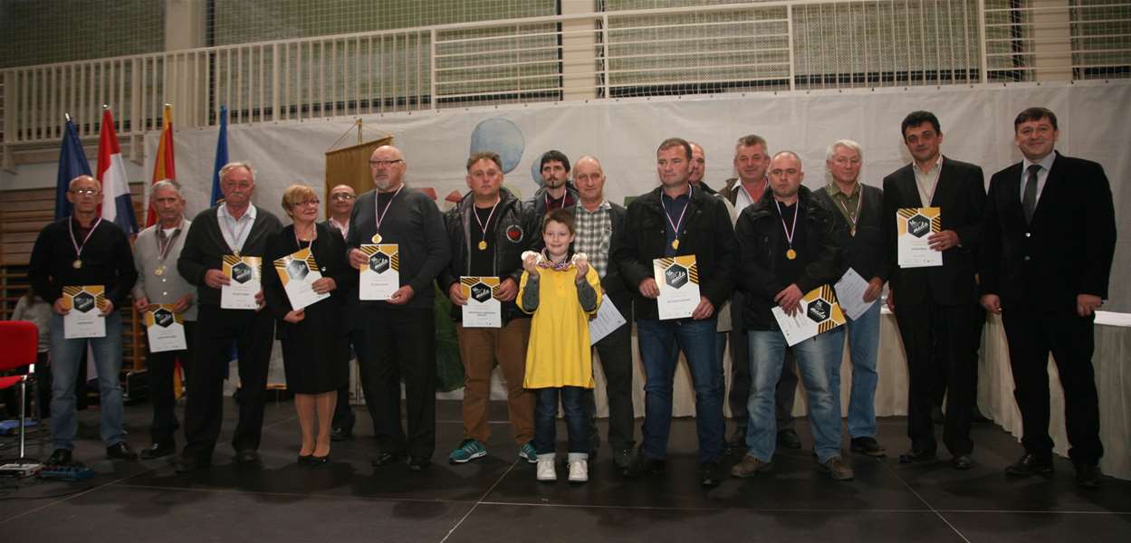 Podijeljeno je 25 zlatnih medalja, 26 srebrnih i 17 brončanih