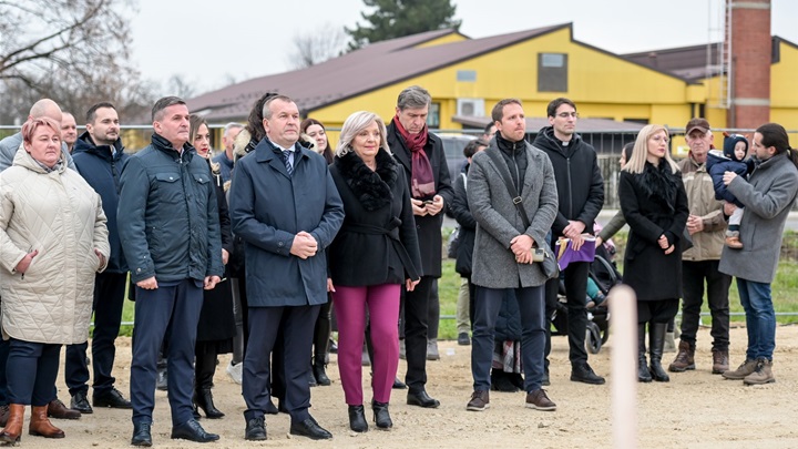 Polaganje_kamena_temeljca 5.jpg