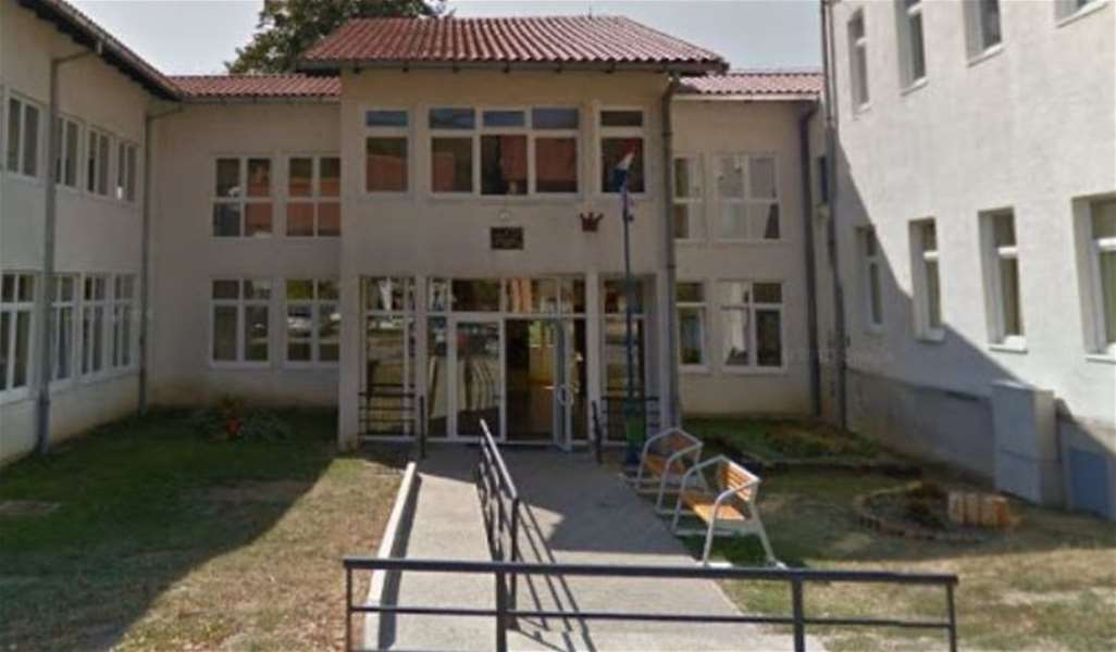 škola lobor.JPG