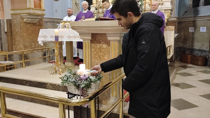 Advent u Zagorju – četvrtu svijeću upalio Damir Galoić 1.jpg