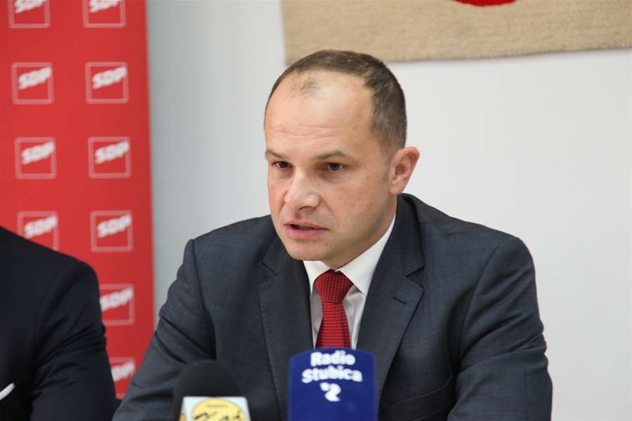 siniša hajdaš dončić.jpg
