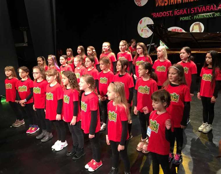 SMOTRA DJEČJEG STVARALŠTVA 1.jpg