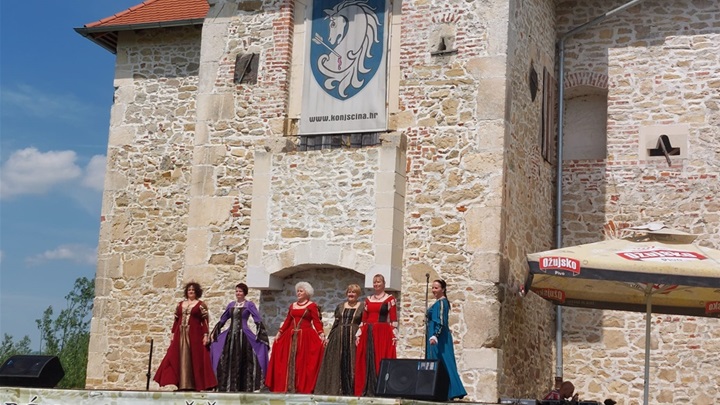 sajam pri starom gradu 2.jpg