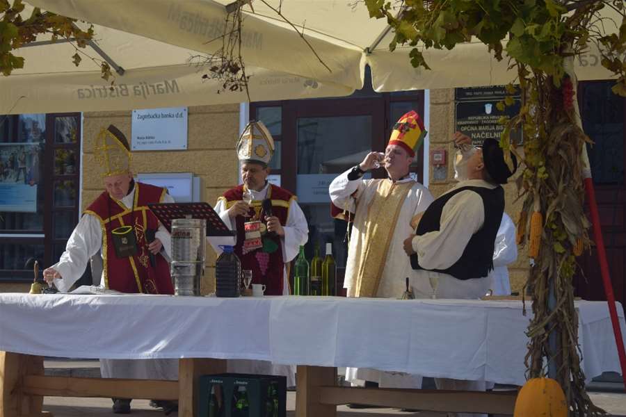 Ceremoniju krštenja mošta vodio je ''mešter martinjskog ceremonijala Martin od biberčekovog brega'',Stjepan Kordek