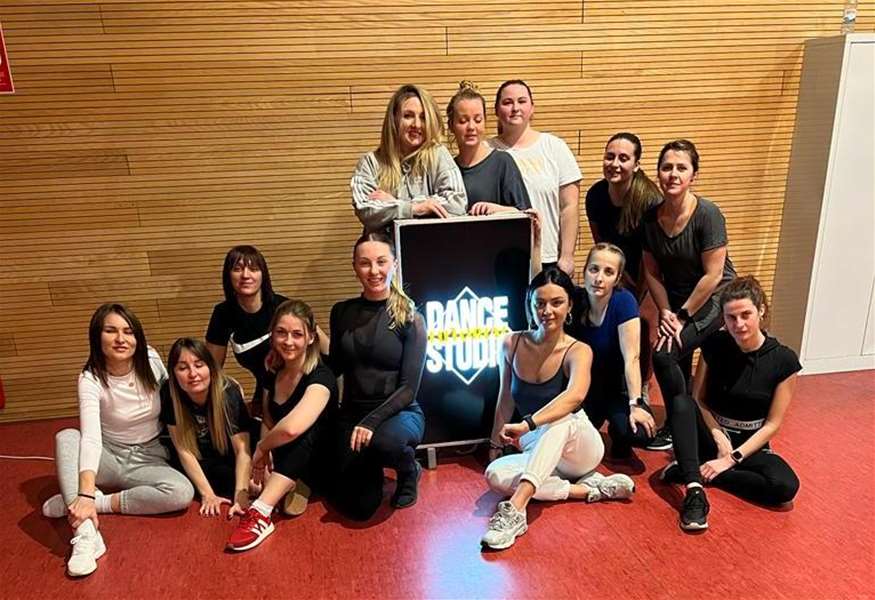 plesni studio (1).jpg