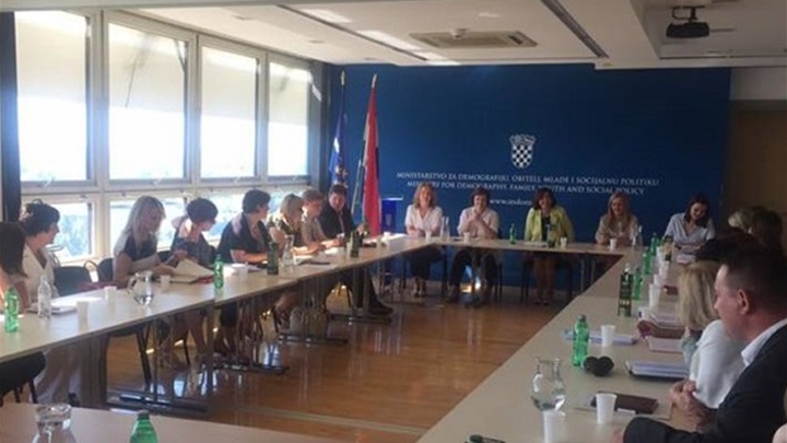 sastanak o školskoj prehrani590.jpg