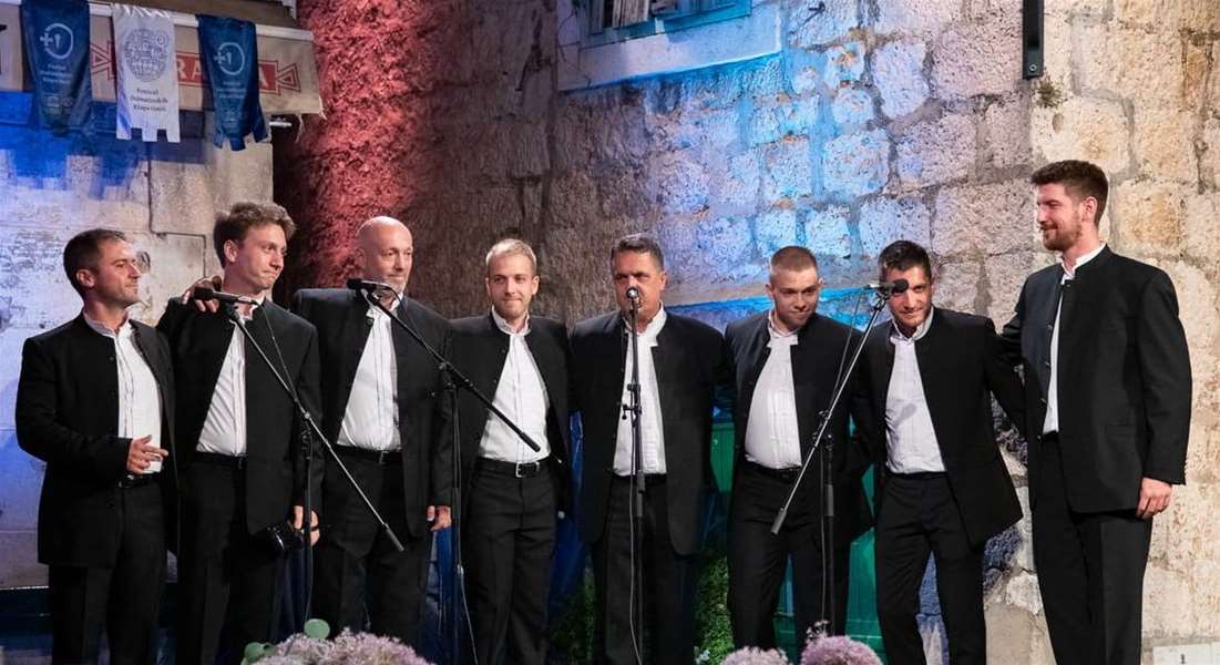 Klapa Bistrica odlično nastupila u finalu Festivala dalmatinskih klapa u Omišu1.jpg