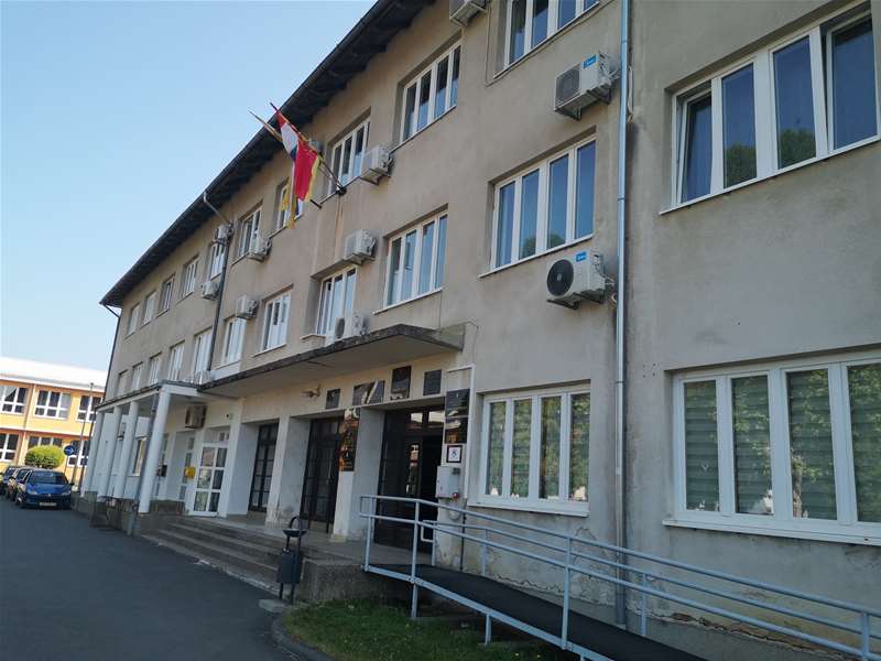 zlatar - upravna zgrada.jpg
