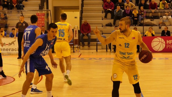 SPORT 15.1._KOŠARKA Andro Anzulović (1).jpg