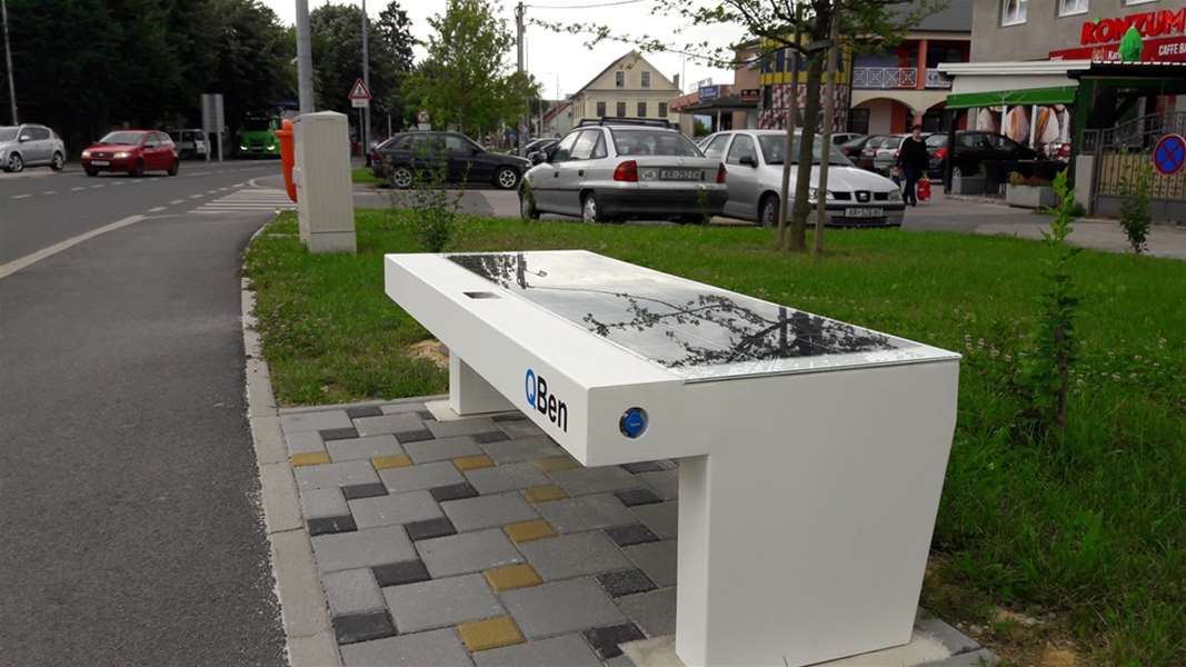 pametna klupa zlatar.jpg