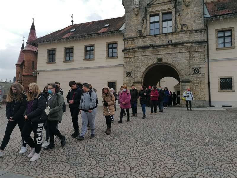 Stazama križeva krajputaša i kapelica 150-tak župljana i gostiju2.jpg