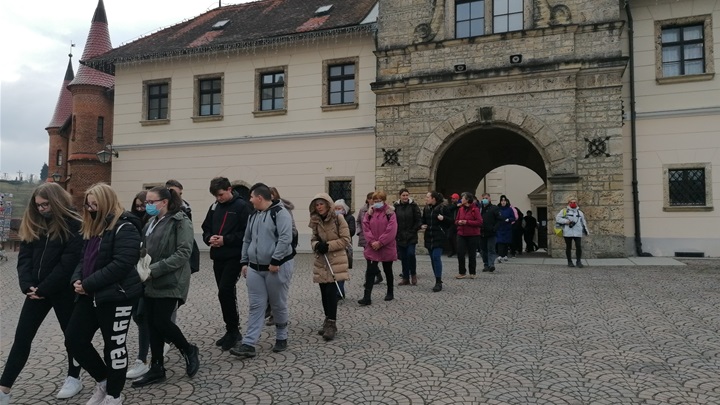 Stazama križeva krajputaša i kapelica 150-tak župljana i gostiju2.jpg