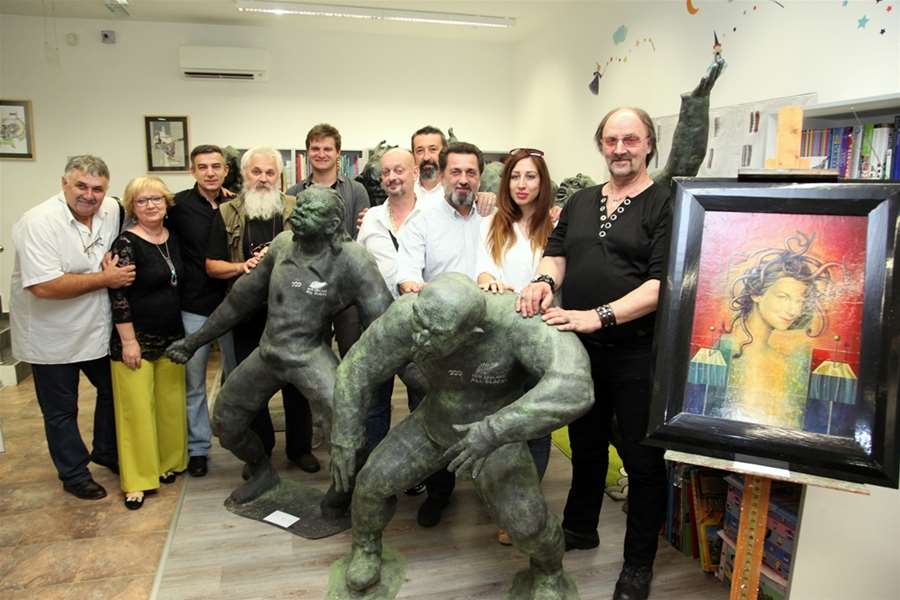 crne mambe izložba.jpg