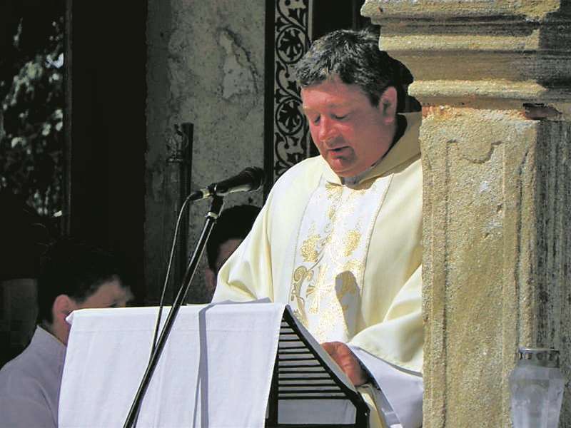 Napadnuti dekan Ivan Mikec.jpg