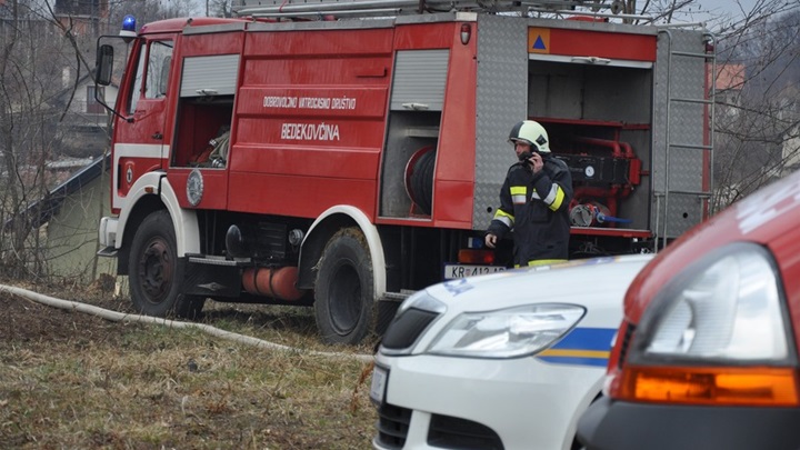 bedekovcina_pozar_spaljivanje_dvd_vatrogasci_policija_suma (1).JPG