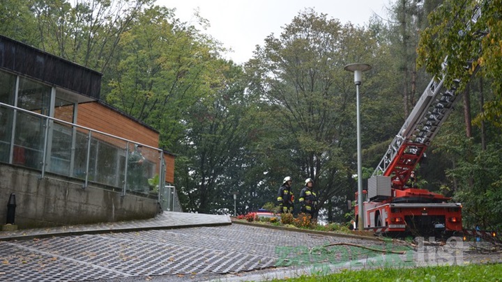 zagorje, nevrijeme, bedekovčina, vatrogasci, srušeno-drvo (2).jpg