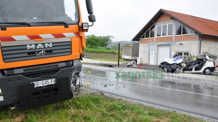 zagorje_crna_nesreca_grdenci_kamion_auto_22052012_02.jpg