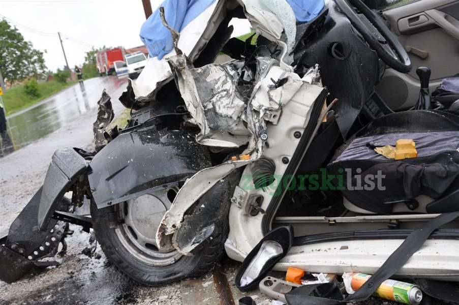 zagorje_crna_nesreca_grdenci_kamion_auto_22052012_03.jpg
