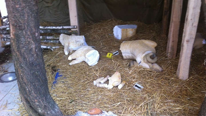 Uništene jaslice ispred crkve u Zaboku