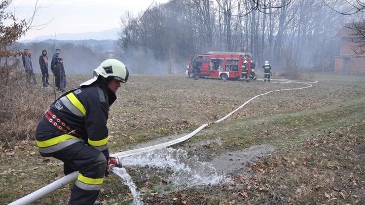 bedekovcina_pozar_spaljivanje_dvd_vatrogasci_policija_suma (3).JPG