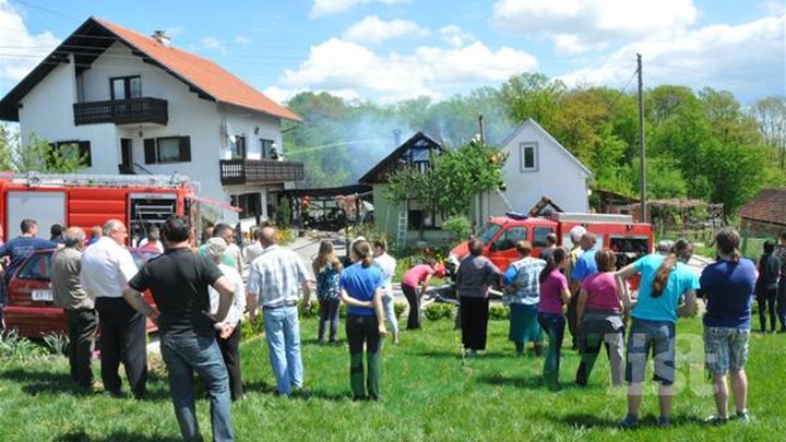 zagorje, pozar, kuca, poznanovec, vatrogasci, dvd-bedekovcina, dvd-zabok,28042013 (5).jpg