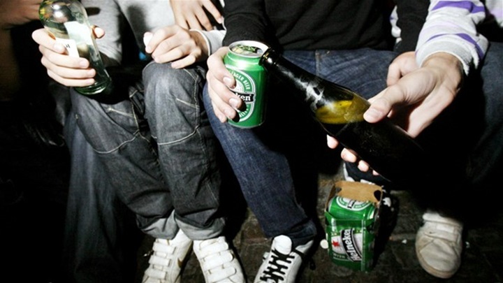 alkohol djeca mladi maloljetnici.jpg