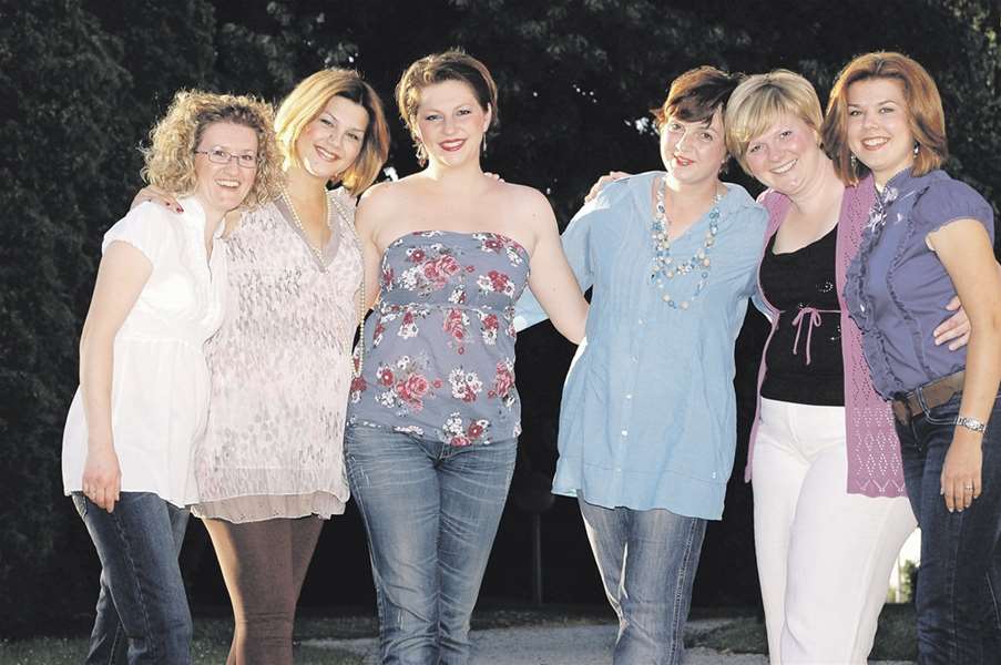 Ženski vokalni ansambl Fiola.JPG