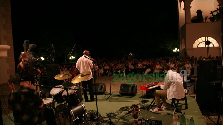 zagorje_koncert_dvorac_orsic_zakiya_hooker_blues_01072012_01.jpg
