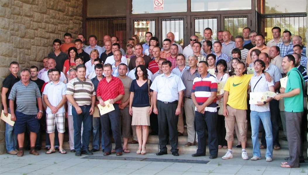 dodjela uvjerenja pčelarima.jpg