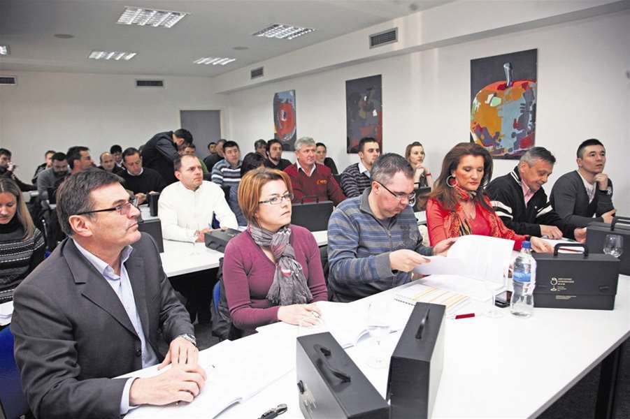 Somelieri- Polaznici tečaja.jpg