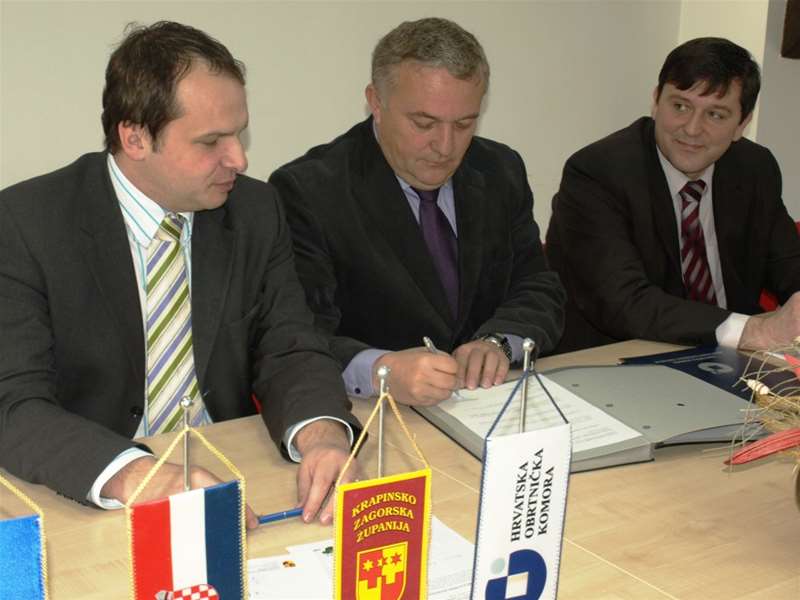 P2287442 (912 x 684).jpg