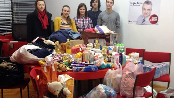 Humanitarna božićna akcija FM SDP Krapina.jpg