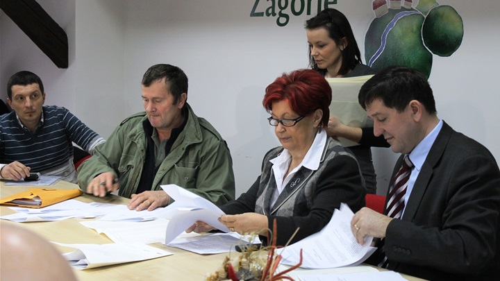 Potpisivanje ugovora_Božidar Domitran.JPG