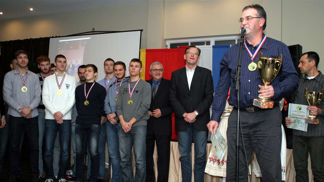 sportau0161i godine (mali dvorac) 200.jpg