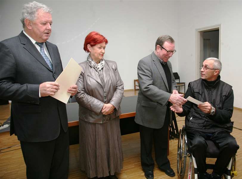 Uručenje sredstava.jpg