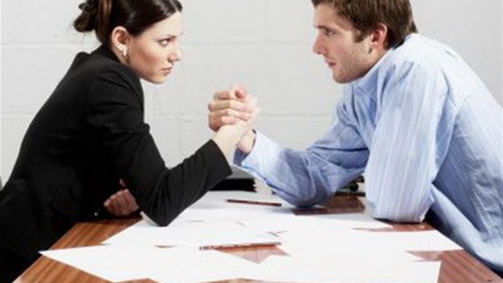 muskaraci zena ruke.jpg