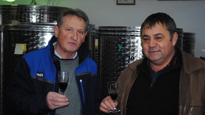 klanječki vinari pomažu.JPG