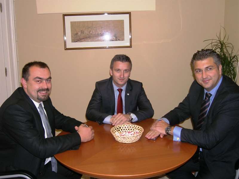 hdz planković tušek.JPG