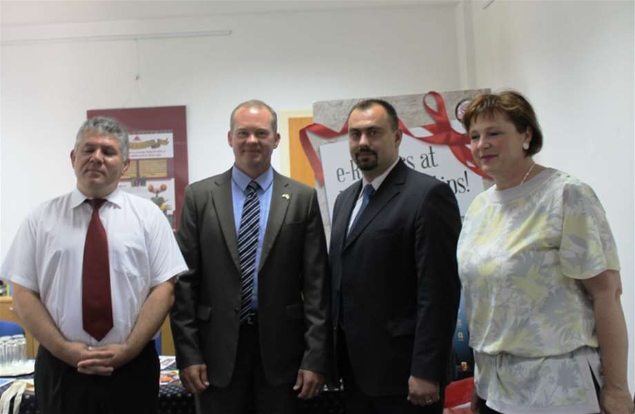 Donacija elektroničkog čitača.JPG