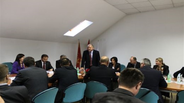 ZGZ, 12.9., okrugli stol.jpg