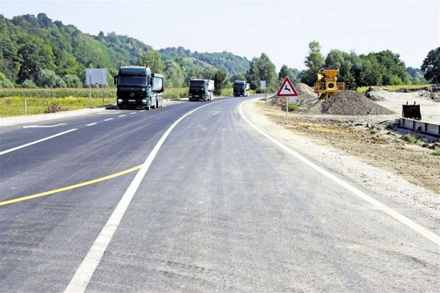 zagorska-radovi na cestama (768 x 511).jpg