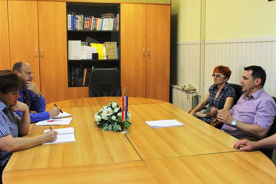 Sastanak u Općini.JPG