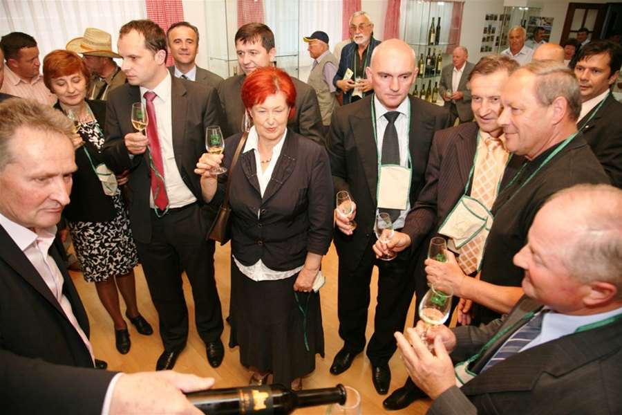 IMG_3012 (2) (1092 x 728).jpg