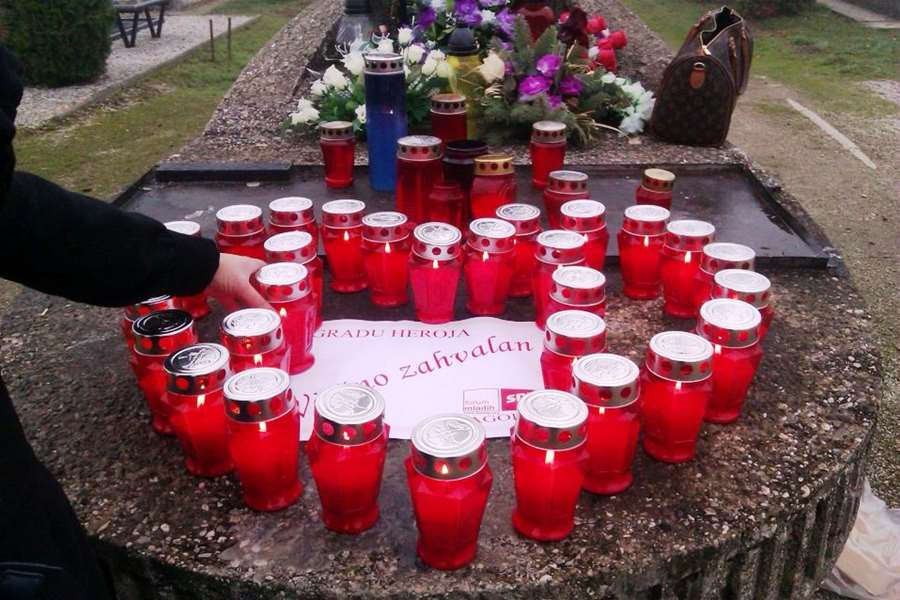 FM SDP KZŽ Dan sjećanja na Vukovar 2013.jpg