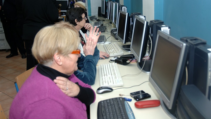 internet stariji ljudi.jpg